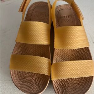 Reef Tan / Yellow Sandals 9